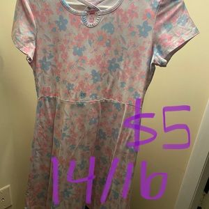 Girls clothes, size and price on pic